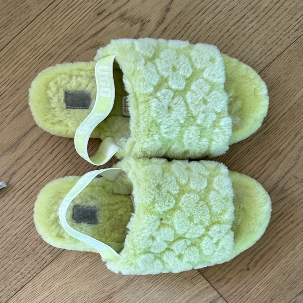 UGG Fluffy Lime Green Slippers US 9